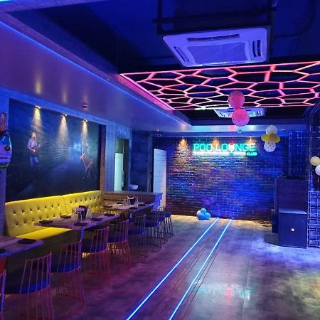 Virat Ambe Sports Club Hotel Ulhāsnagar Eksteriør billede