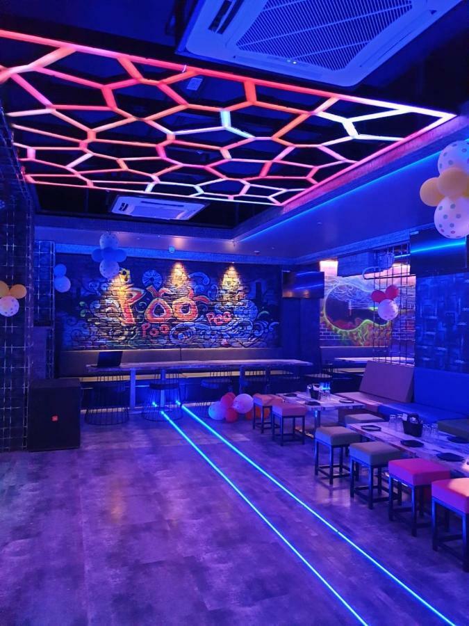 Virat Ambe Sports Club Hotel Ulhāsnagar Eksteriør billede