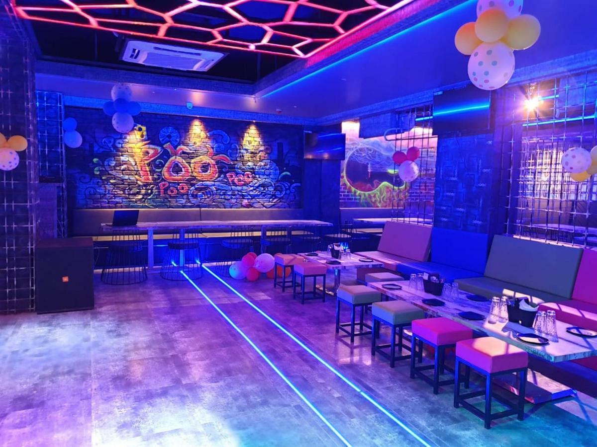 Virat Ambe Sports Club Hotel Ulhāsnagar Eksteriør billede