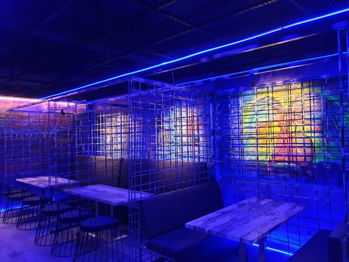 Virat Ambe Sports Club Hotel Ulhāsnagar Eksteriør billede
